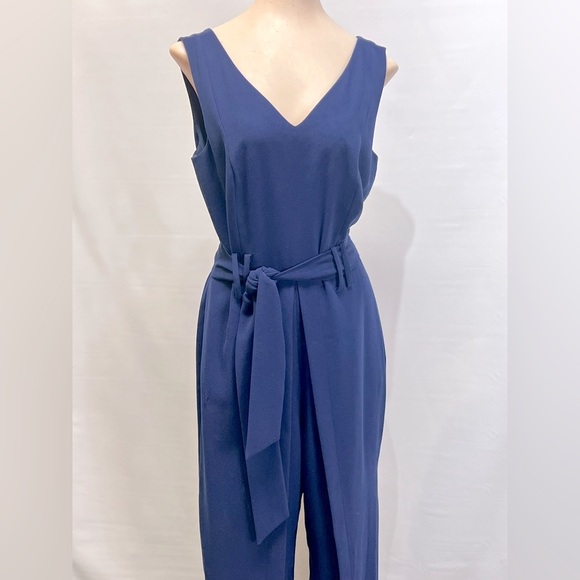 TAHARI Navy blue double V neckline sleeveless jumpsuit size 4. - Picture 3 of 16